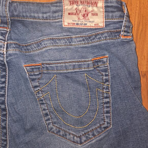 True Religion Curvy Mid Roll Distressed Denim Shorts 32 - Picture 2 of 6